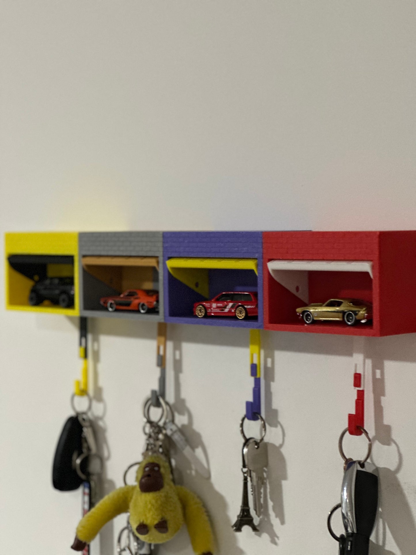 Mini Garage Key Holder – Car Display & Wall Key Organizer